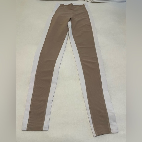 Beach Riot Tan and White Bra & High-Waisted Leggings SET - Picture 7 of 8